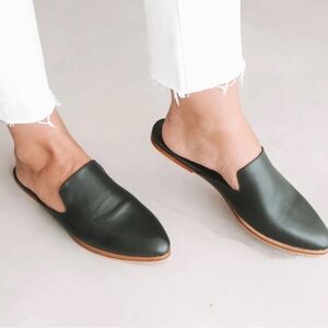 NWOT Liberté The Modern Mule in Black leather